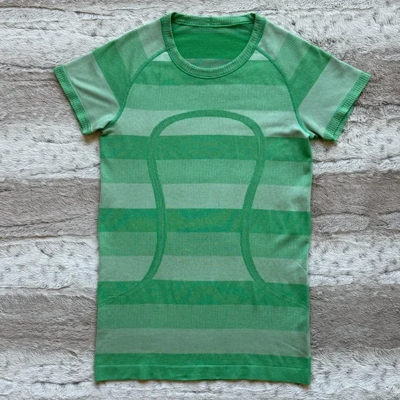 Lululemon Run: Swiftly Tech Short Sleeve in Heathered Green Bean Size 8 - Picture 5 of 14